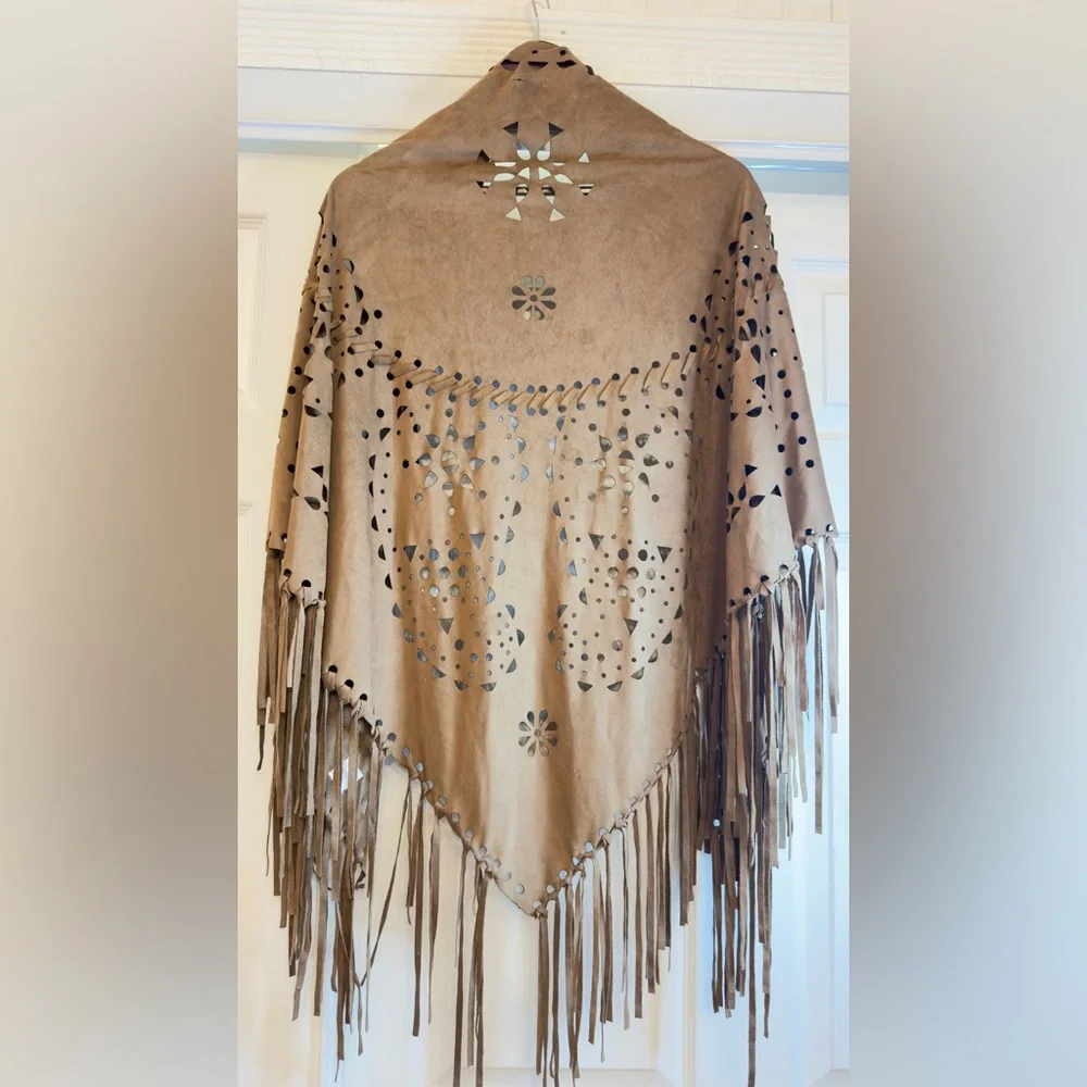 Women's Faux Suede Shawls Fringe Lace Poncho Cape - Picture 3 of 9